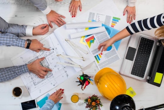 construction management software features reporting