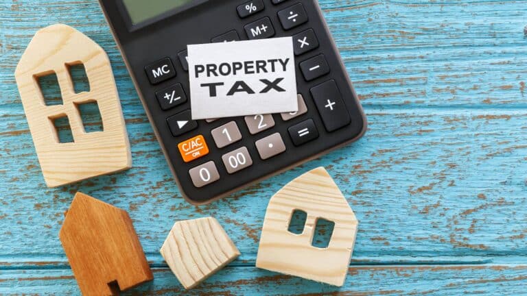 A Guide to Calculate the Property Tax in Singapore for 2022