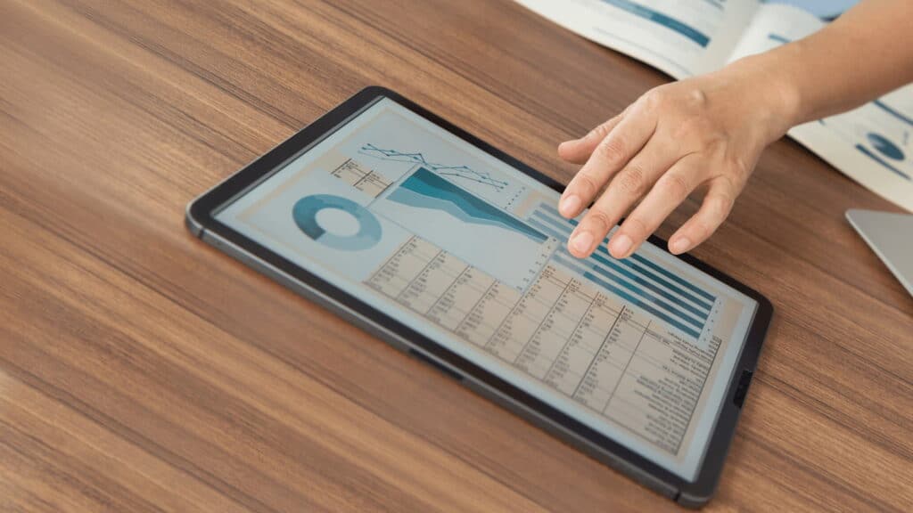 17 Best Business Expense Tracking Software for You in 2024