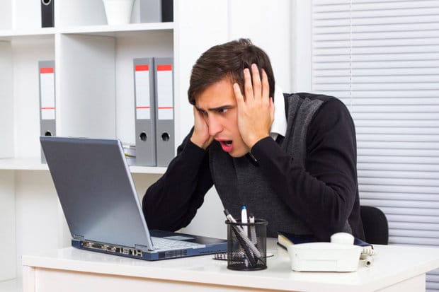 aplikasi-management-aset-confused-worker