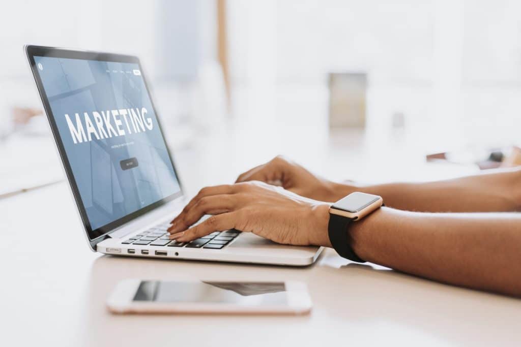 Marketing Mix Konsep 4P dan 7P » BusinessTech HashMicro