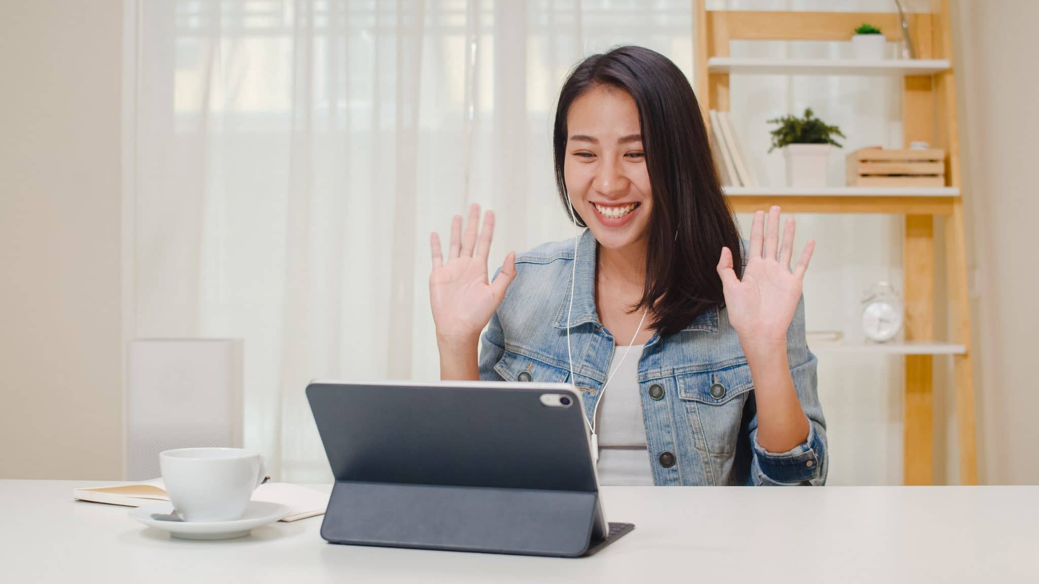 sistem absensi online (https://glints.com/id/lowongan/software-absensi-online/)