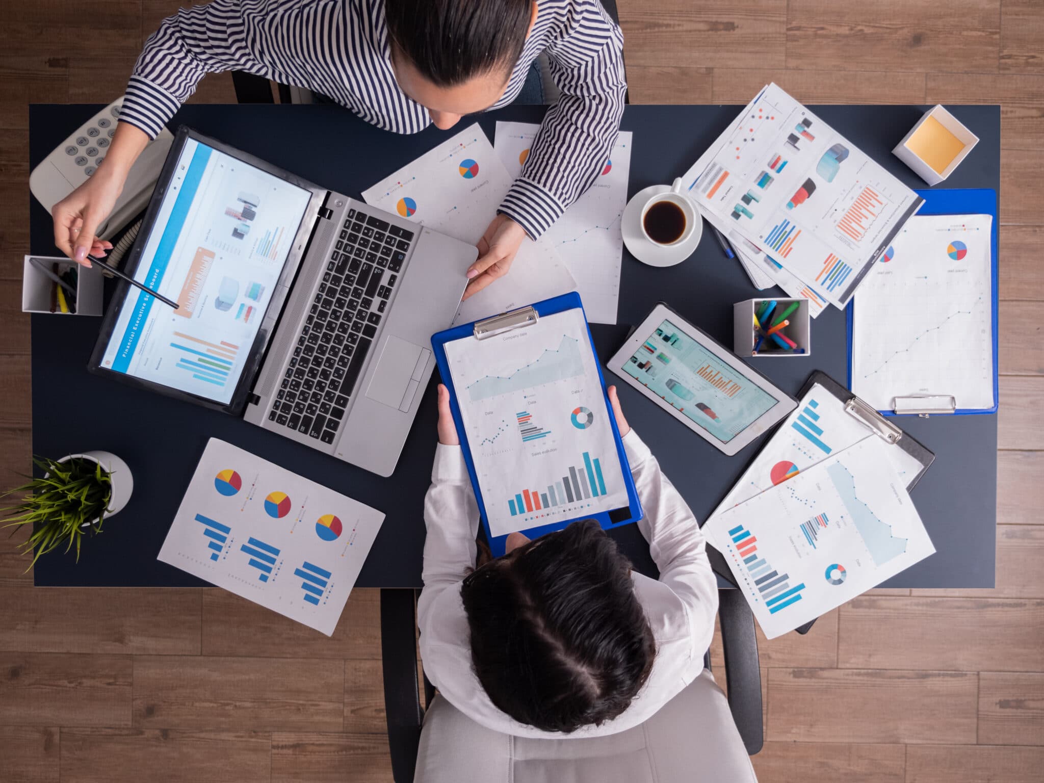 sistem informasi inventory gudang (https://jetcommerce.co.id/update/kontrol-inventaris-vs-manajemen-inventarisasi-apa-perbedaannya/)