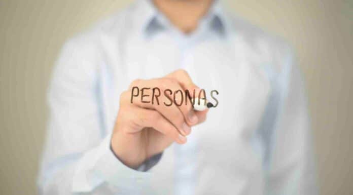 Buyer persona adalah suatu representasi yang diciptakan dengan karakteristik tertentu sebagai target konsumen.