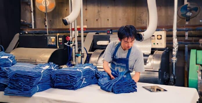 Otomatisasi Perusahaan Tekstil dan Garmen