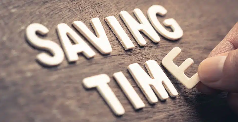 aplikasi absensi siswa (https://mocipay.com/blog/aplikasi-absensi-siswa-online-gratis/)