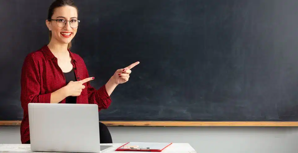 aplikasi absensi siswa (https://ruanglaptop.com/aplikasi-absensi-online/)