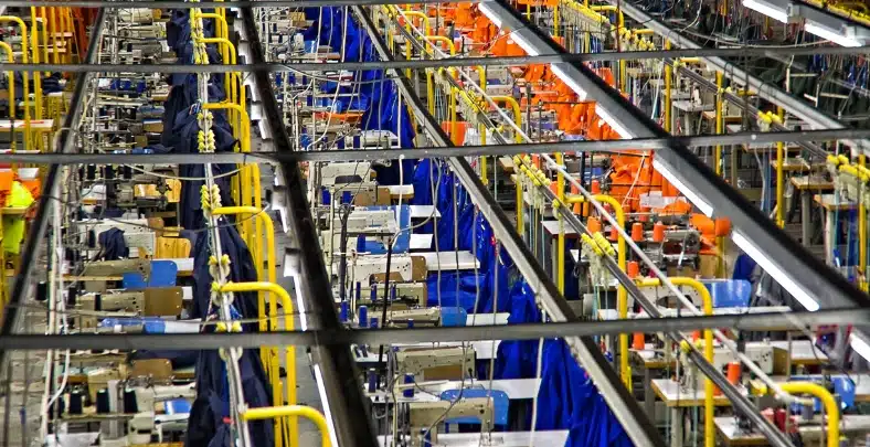 Mengapa Pabrik Garment Perlu Menggunakan Software Manufaktur 