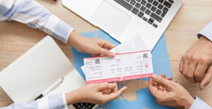 penerapan erp pada perusahaan traveloka