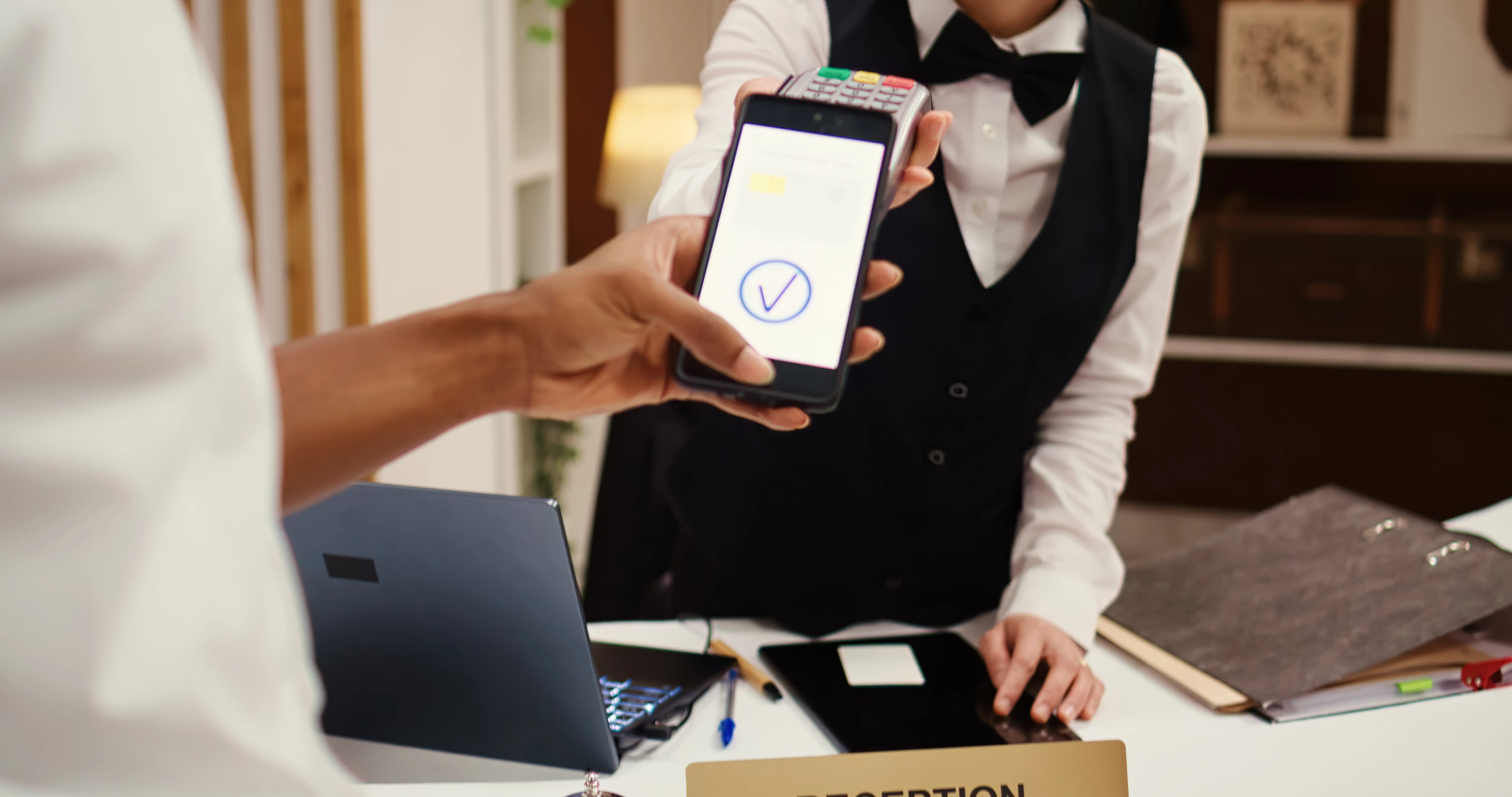 Sistem Informasi Manajemen untuk Pelayanan Hotel