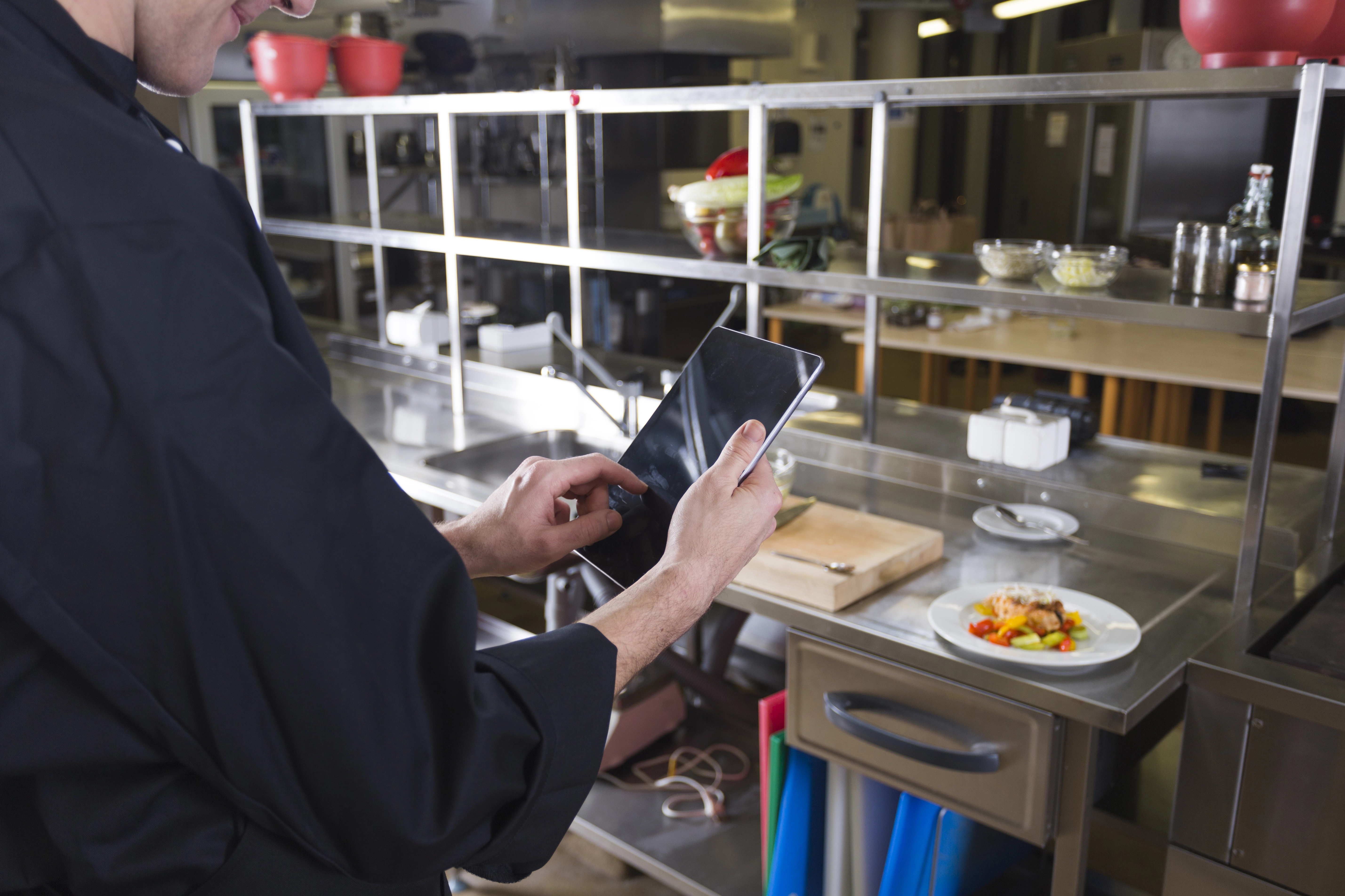Apa Itu Central Kitchen Software?